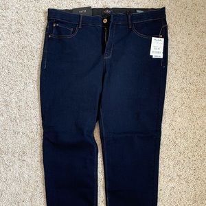 Curve Apparel - Women’s Size 16 Jeans